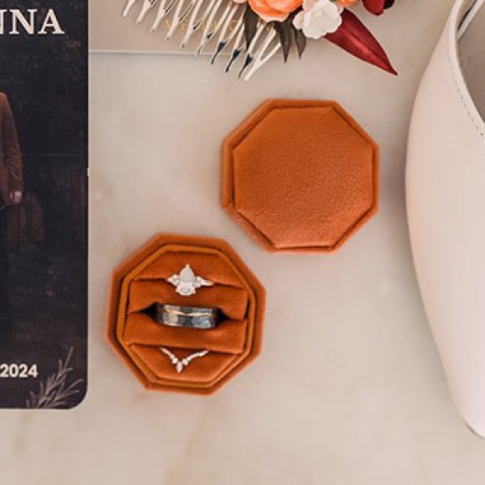 Burnt orange velvet geometric ring box